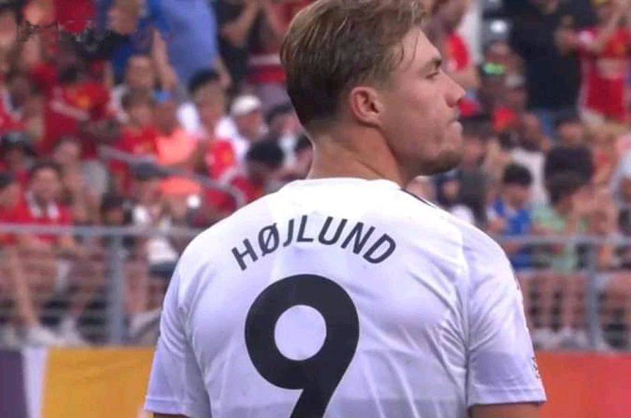 曼联欲3000万出售霍伊伦德！仍有信心9000万抢谢什科，不必先卖人筹钱